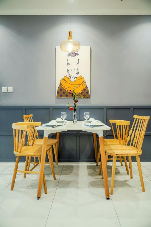 Moxy Hcmc Aparts - Vinhomes Central Park, Ice Rink Ho-Chi-Minh-Stadt Exterior foto